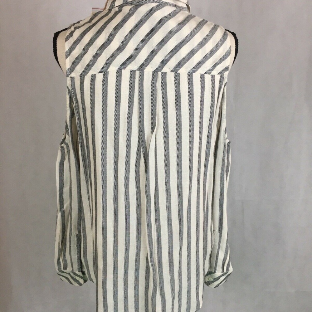 NWT ELAN Women’s Med Grey Stripe Cold Shldr Shirt - Picture 3 of 8